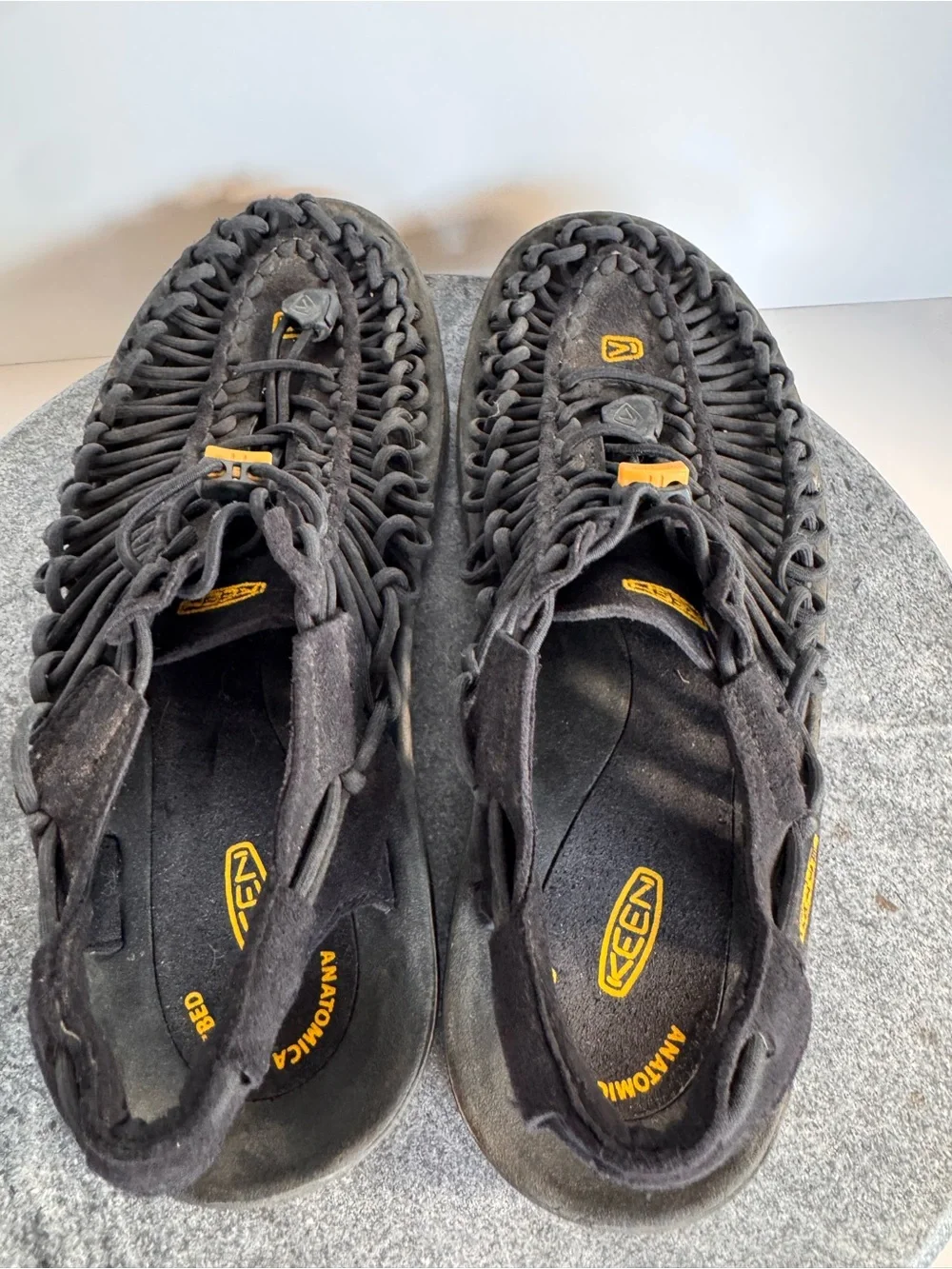 Keen Uneek Black Woven Bungee Cord Sandals Shoes 42